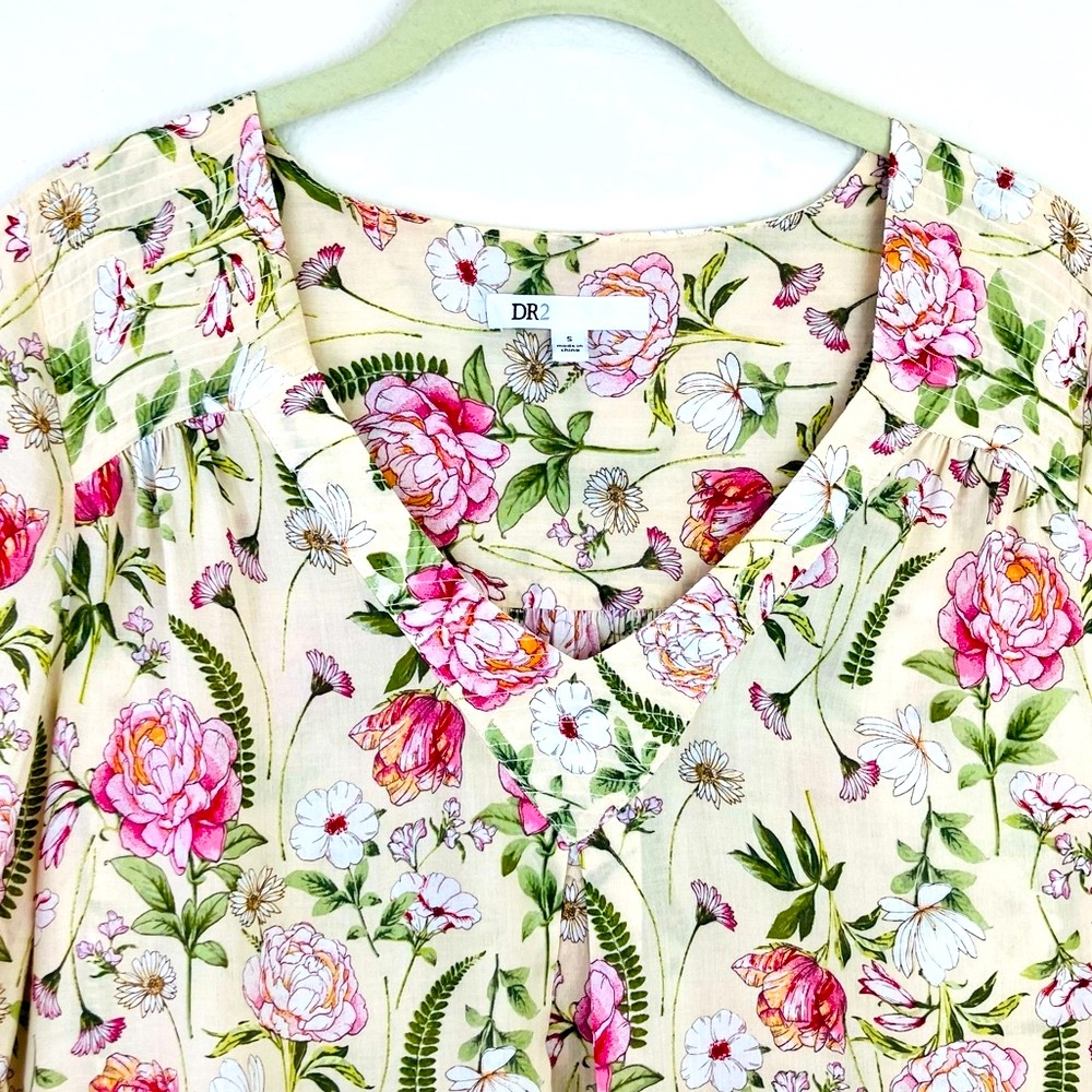 DR2 Floral Print V-Neck Blouse - Picture 2 of 8